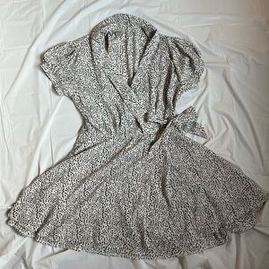 Passport wrap dress size large